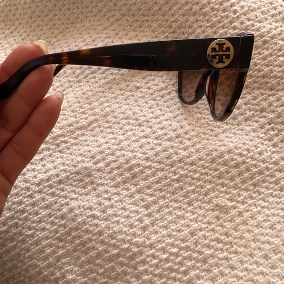 Tory Burch sunglasses - Picture 3 of 3